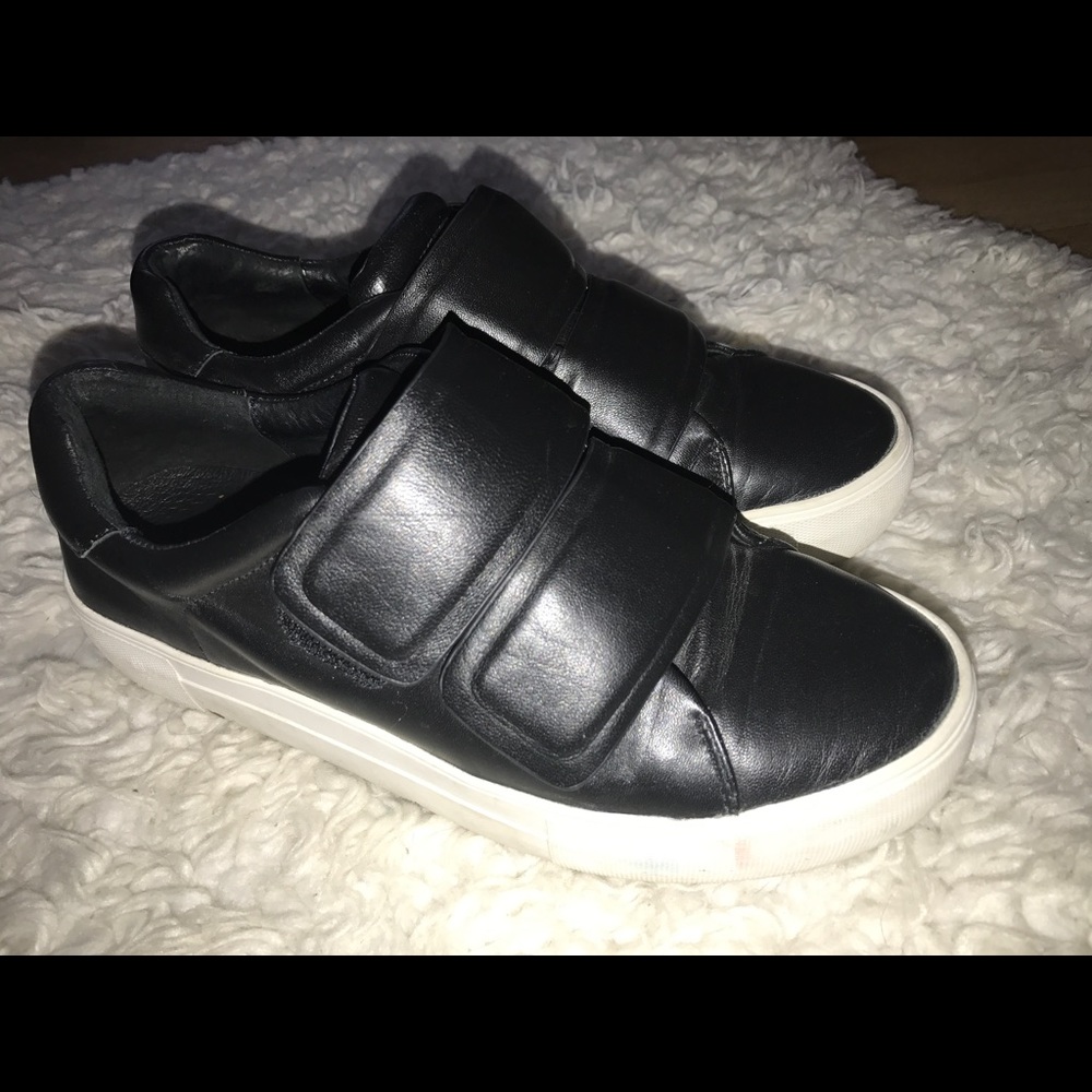Barely Used Black JSlides from LF!